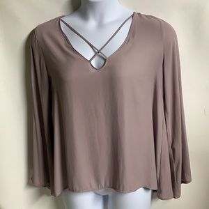 Lush women’s size medium lilac v-neck crisscross bell sleeves chiffon top.